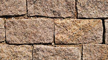 RATTAN YELLOW GRANITE SPLIT CUBES & COBBLES