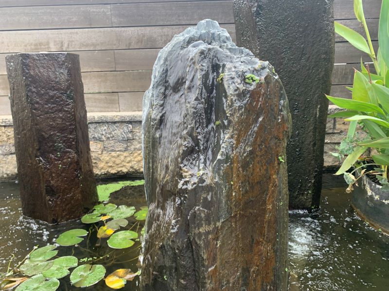 AUTUMN SLATE WATER FEATURE COLUMN