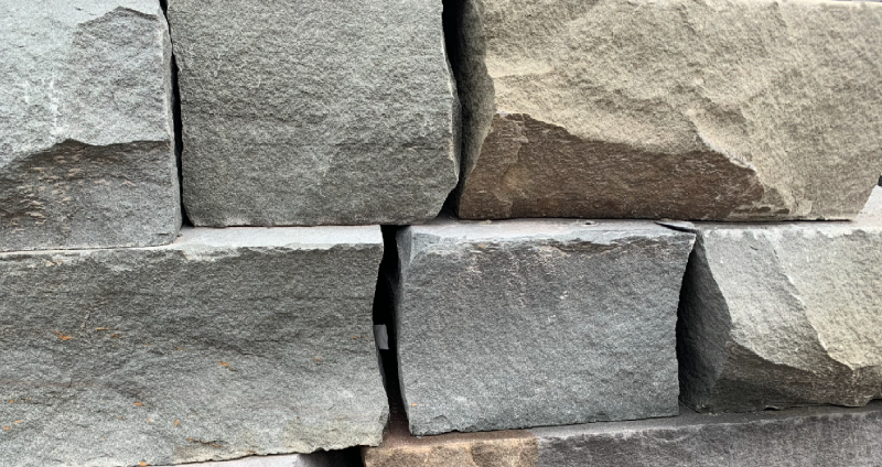 CONNECTICUT BLUESTONE SNAPPED DRYSTACK