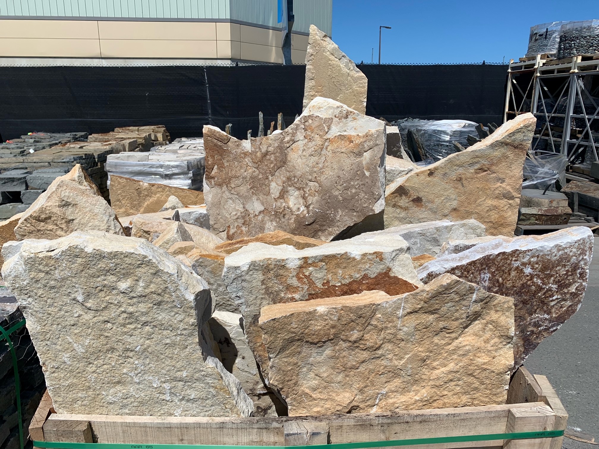 SOUTH BAY QUARTZITE STANDUP FLAGSTONE