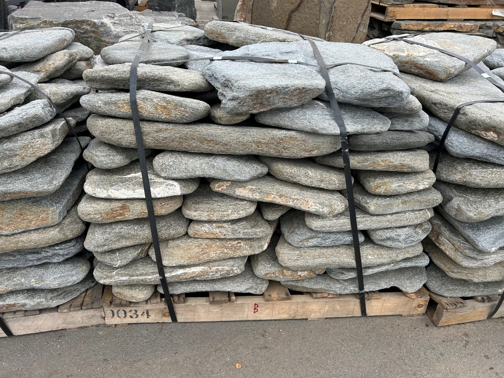 BOUQUET CANYON TUMBLED PATIO