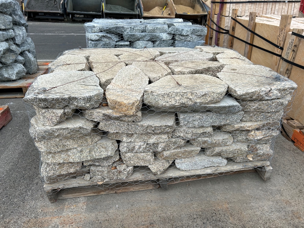 CALIFORNIA GOLD GRANITE PATIO STONE