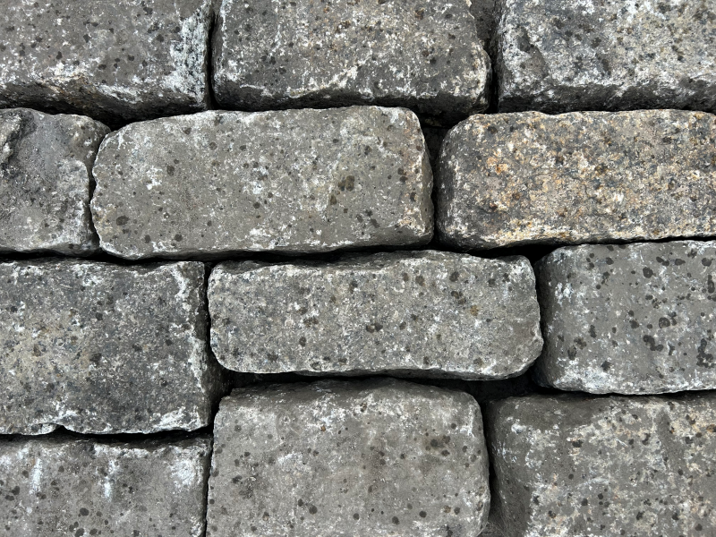 RECLAIMED GREY GRANITE BELGIUM SPLIT COBBLES