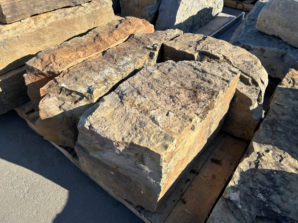 PRAIRIE MOUNTAIN BOULDERS