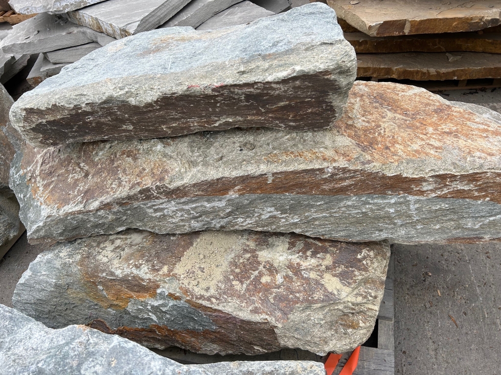 SPECIMEN WOODMONT BOULDERS